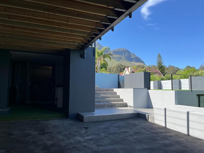 4 Bedroom Property for Sale in Helderrand Western Cape